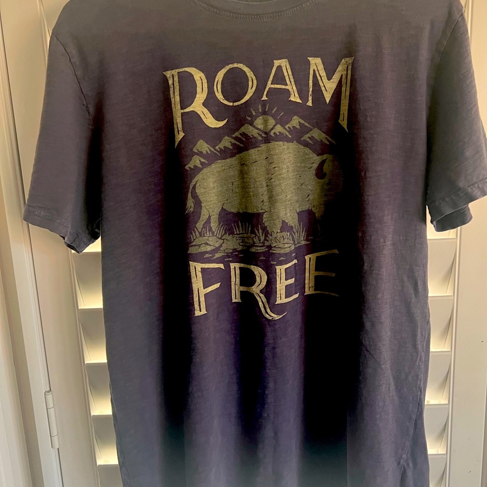 United by Blue t shirt. Gently worn. No stains or holes. Soft cotton.